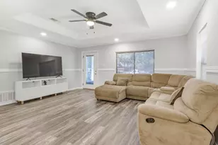 505 Worthway Dr, Grand Prairie, TX 75051 - Photo 5