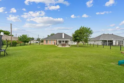 104 N Frederick Street, Ponder, TX 76259 - Photo 17