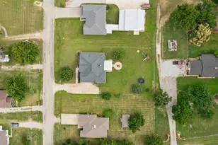104 N Frederick St, Ponder, TX 76259 - Photo 15