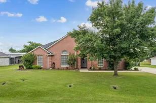 104 N Frederick St, Ponder, TX 76259 - Photo 3