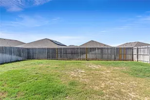 409 Foxhunter St, Fort Worth, TX 76131 - Photo 11
