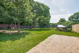 105 W Adkins St, Seagoville, TX 75159 - Photo 25
