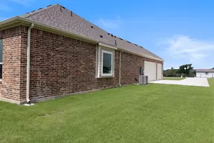 208 Slimp Blf, Azle, TX 76020 - Photo 5