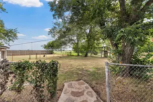 1306 W 11th St, McGregor, TX 76657 - Photo 25