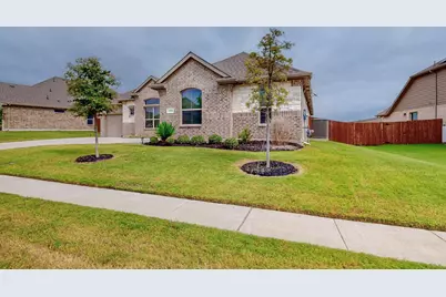 3664 Rainwater Trail, Grand Prairie, TX 76065 - Photo 3