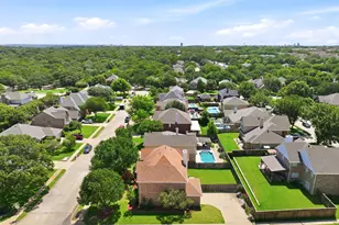 2421 Bowie Ln, Grapevine, TX 76051 - Photo 33