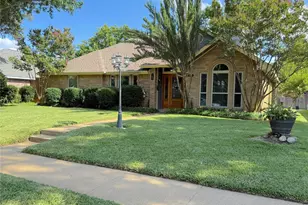 730 Blue Oak Dr, Lewisville, TX 75067 - Photo 1