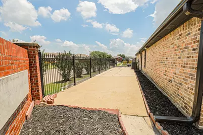 5616 Indian Hill Drive, Arlington, TX 76018 - Photo 31