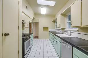 1100 Mockingbird Ln, Arlington, TX 76013 - Photo 17