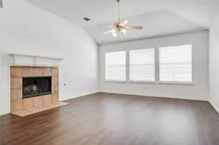 8611 Ironwood Dr, Irving, TX 75063 - Photo 15