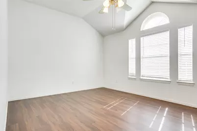 8611 Ironwood Drive, Irving, TX 75063 - Photo 17