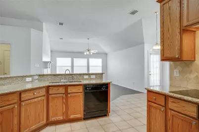 8611 Ironwood Drive, Irving, TX 75063 - Photo 11