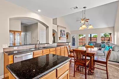6204 Durango Drive, The Colony, TX 75056 - Photo 9