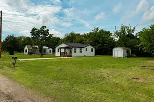 615 Smith Cir, Point, TX 75472 - Photo 3