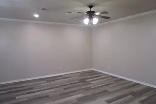 4131 Florence Dr, Irving, TX 75038 - Photo 5