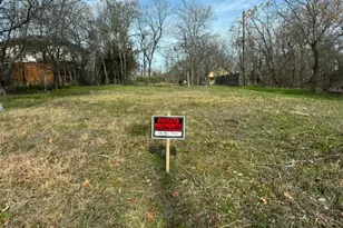 1625 E Leuda St, Fort Worth, TX 76104 - Photo 1