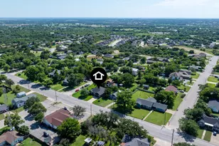 322 S Bowie Dr, Weatherford, TX 76086 - Photo 11