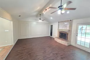 1507 Clover Hill Rd, Mansfield, TX 76063 - Photo 5