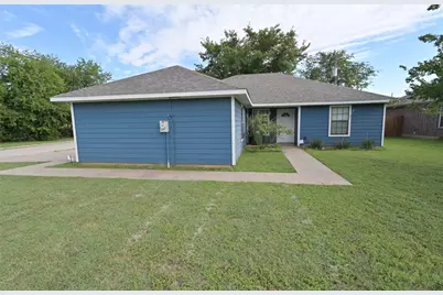 1106 12th Street SE, Mineral Wells, TX 76067 - Photo 1