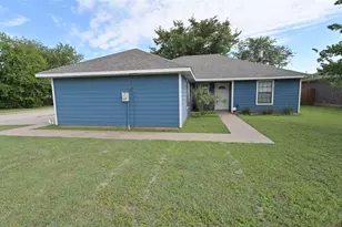 1106 12th Street SE, Mineral Wells, TX 76067 - Photo 1