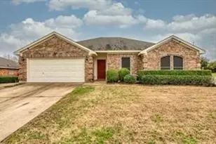 316 Hacienda Dr, Waxahachie, TX 75165 - Photo 1