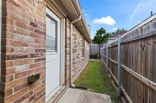 3028 Casa Bella Dr, Arlington, TX 76010 - Photo 23