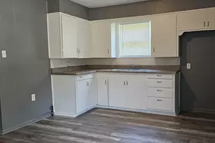 104 Smith St, Hillsboro, TX 76645 - Photo 3