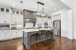 916 Champions Ct, Roanoke, TX 76262 - Photo 5