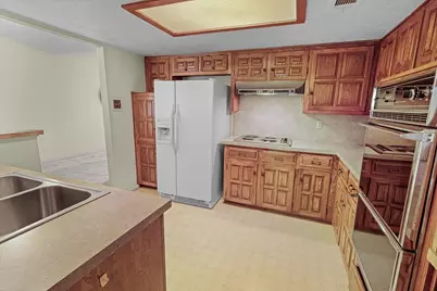 1811 Reynoldston Lane, Dallas, TX 75232 - Photo 9