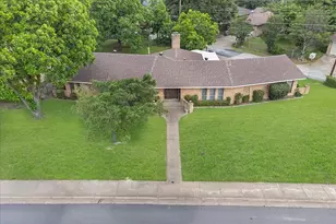 1811 Reynoldston Ln, Dallas, TX 75232 - Photo 33