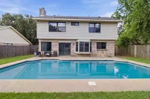 2462 Claremont Dr, Grand Prairie, TX 75052 - Photo 3