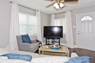 1810 Shaw St, Dallas, TX 75212 - Photo 3