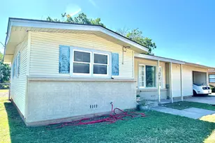 209 Laurel Dr, Winters, TX 79567 - Photo 3
