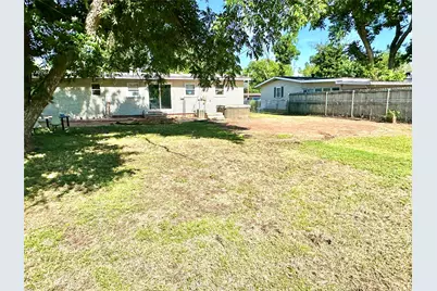 209 Laurel Drive, Winters, TX 79567 - Photo 23