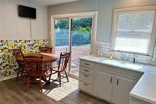 209 Laurel Dr, Winters, TX 79567 - Photo 9
