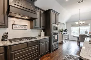 2513 Gramercy Park Dr, Flower Mound, TX 75028 - Photo 9