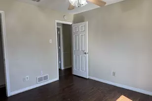 705 Kingsbridge Dr, Garland, TX 75040 - Photo 23