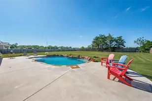 524 E Carol St, Pilot Point, TX 76258 - Photo 25