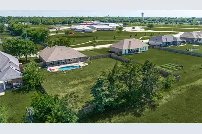 524 E Carol Street, Pilot Point, TX 76258 - Photo 29