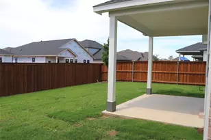 1413 Mustang Cyn Dr, Fort Worth, TX 76052 - Photo 11