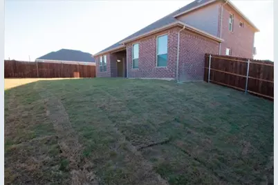 535 Hilllcrest Circle, Justin, TX 76247 - Photo 15