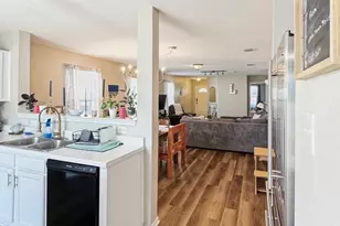 329 Wolf Mountain Ln, Fort Worth, TX 76140 - Photo 9