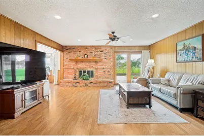 607 N Parkridge Drive, Mansfield, TX 76063 - Photo 3
