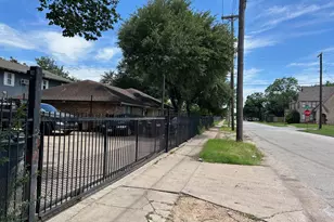 739-741 W 10th St, Dallas, TX 75208 - Photo 5