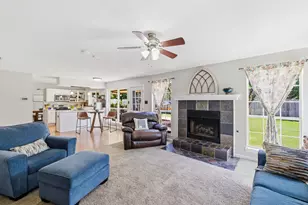 1229 Oxford Ln, Grapevine, TX 76051 - Photo 9