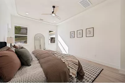 910 Gallant Fox Drive, Dallas, TX 75211 - Photo 17