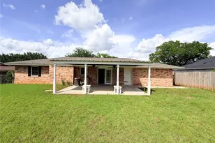 1304 Bellaire St, Bowie, TX 76230 - Photo 17