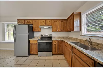 132 Parkwood Court, Azle, TX 76020 - Photo 21