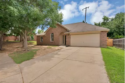 132 Parkwood Court, Azle, TX 76020 - Photo 3
