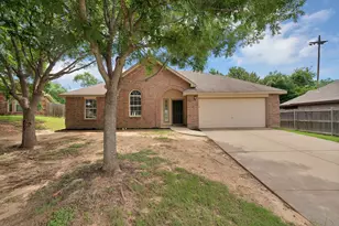 132 Parkwood Ct, Azle, TX 76020 - Photo 1